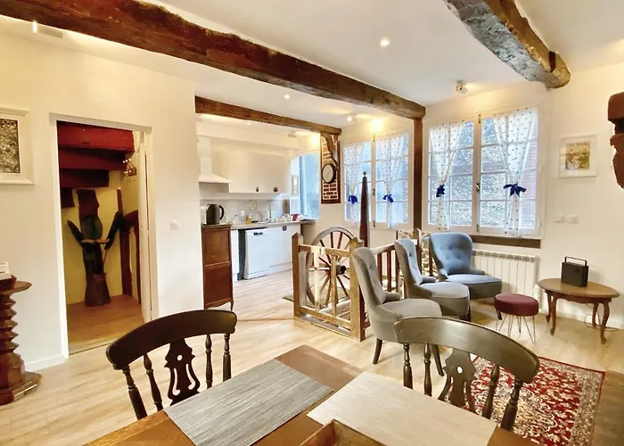 La Terrasse Notre Dame - Character House - 4p - Center